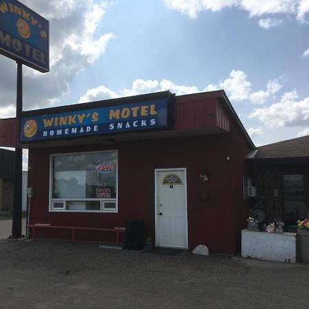 Estevan Winkys Motel מראה חיצוני תמונה