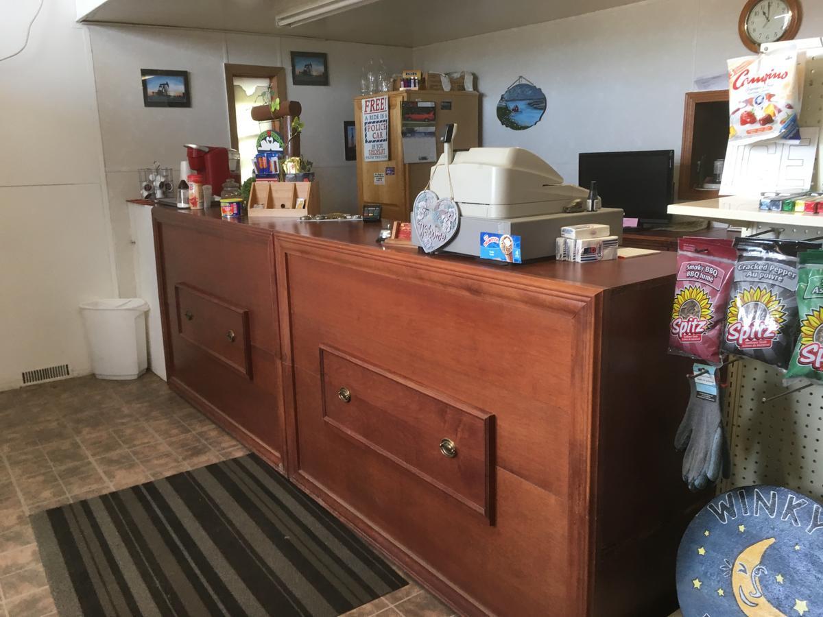 Estevan Winkys Motel מראה חיצוני תמונה