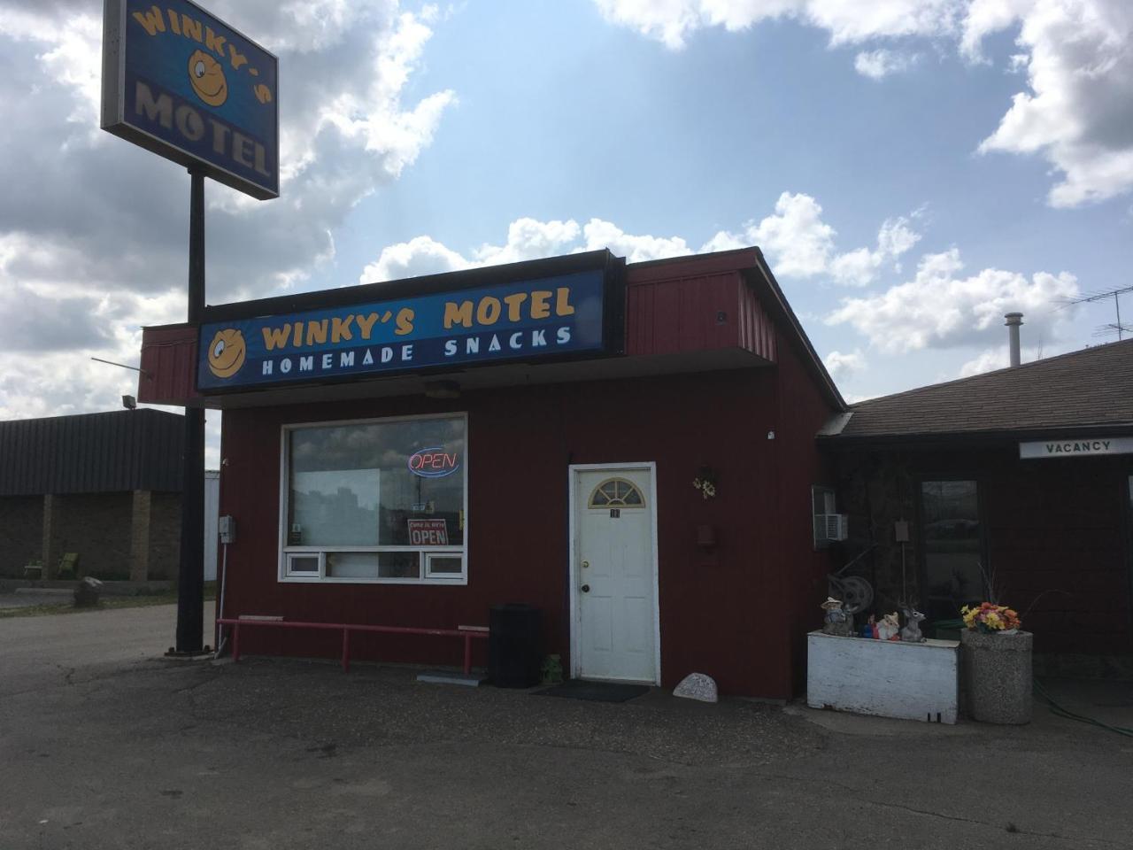 Estevan Winkys Motel מראה חיצוני תמונה