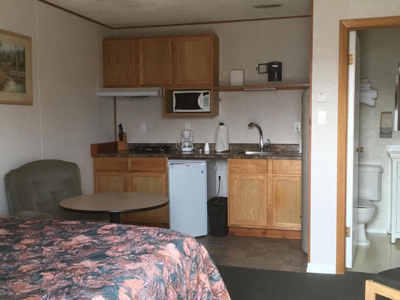 Estevan Winkys Motel מראה חיצוני תמונה